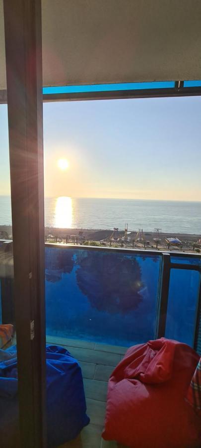 E&S Apartment - Sunset & Sea View Batoumi Extérieur photo